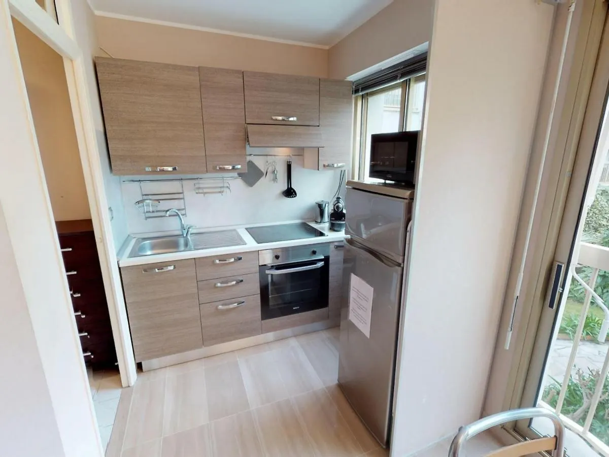 Apartment Studio Avec Alcove Calme, Piscine Et Animaux Permis - Fr-1-196-224 Menton